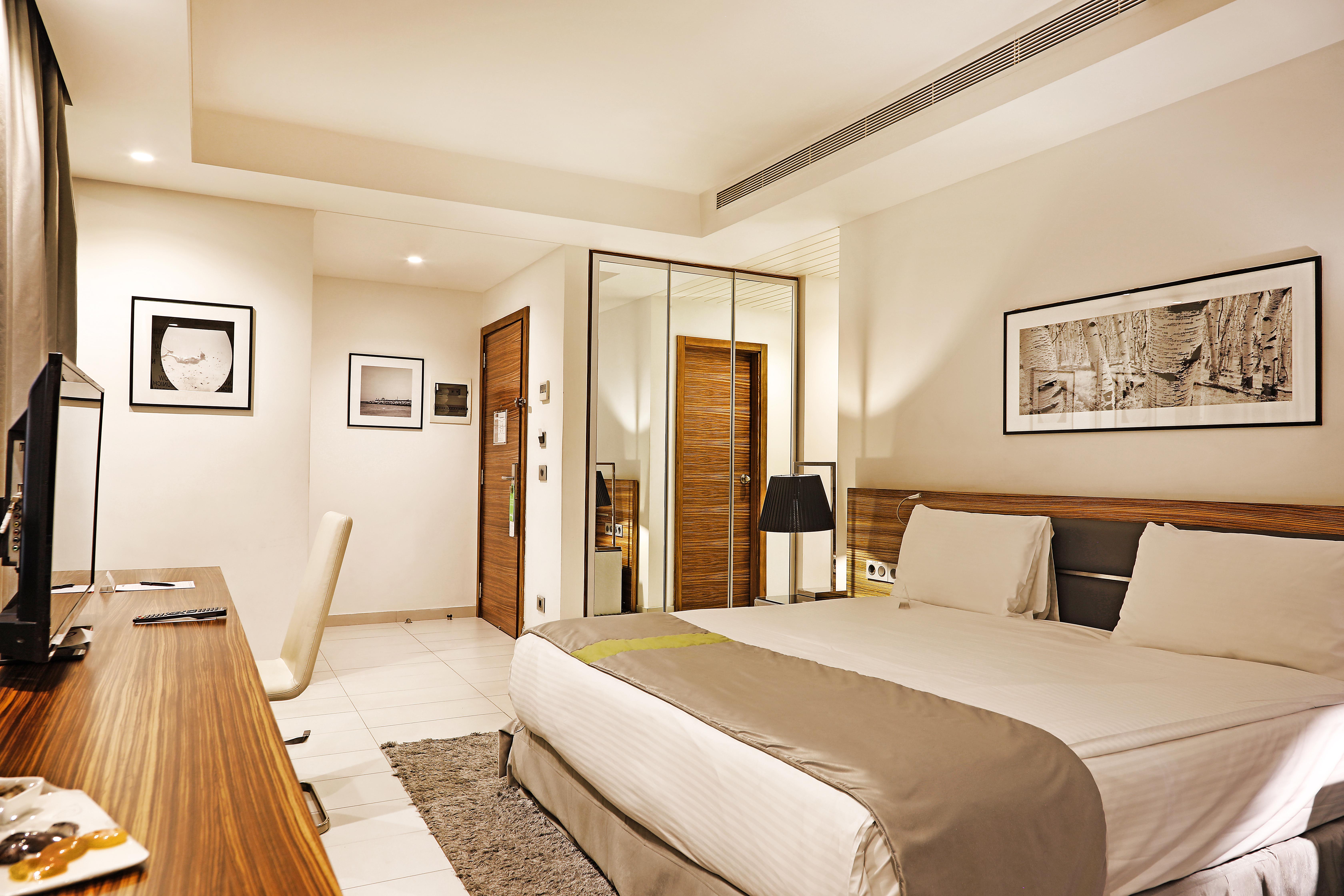 Warwick Stone 55 Hotel