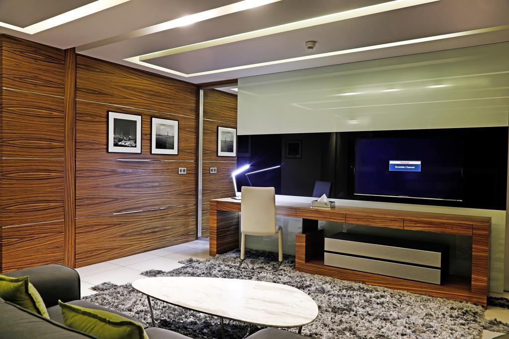 Hotel Warwick Stone 55