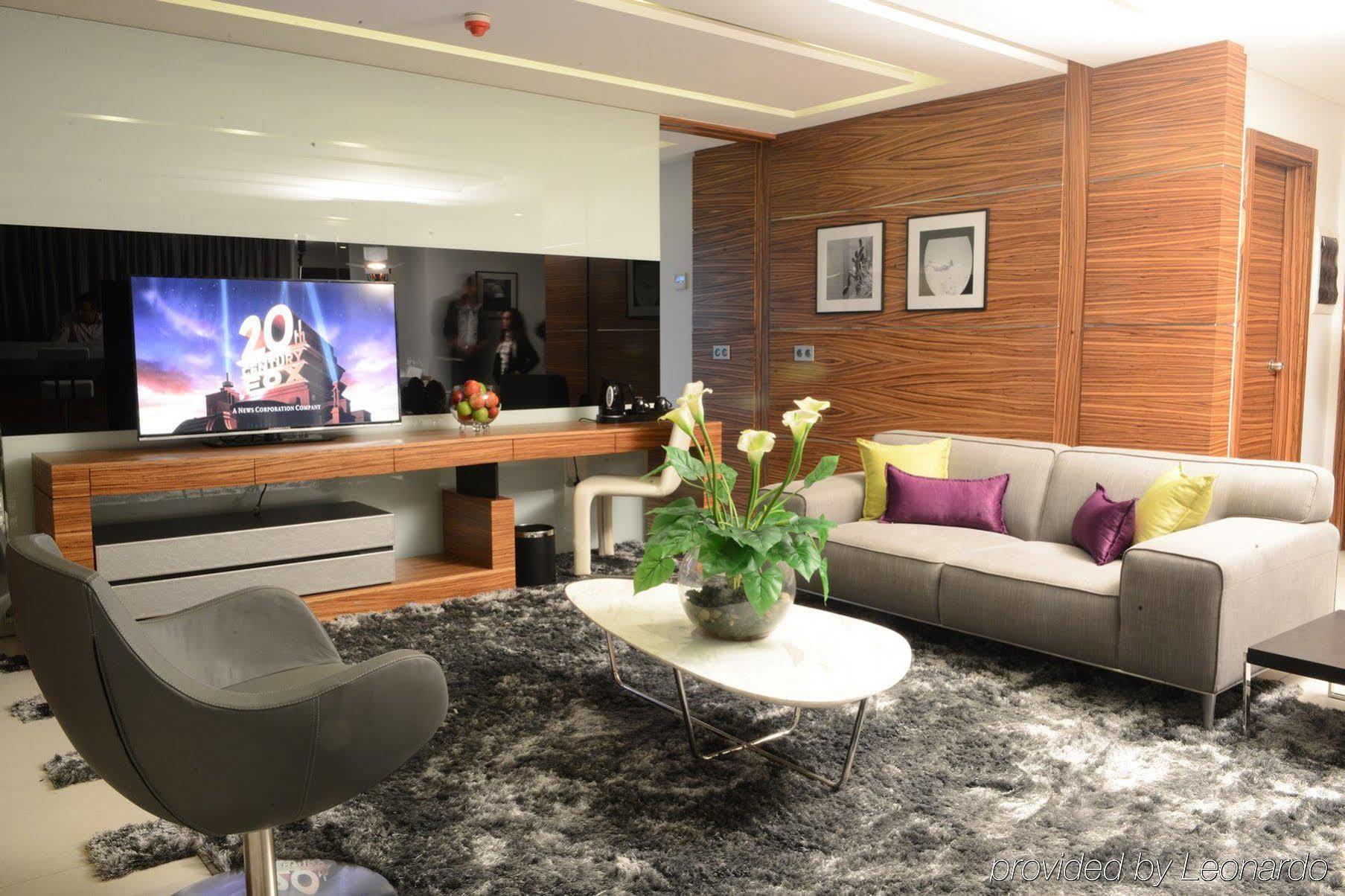 Warwick Stone 55 4* Beirut